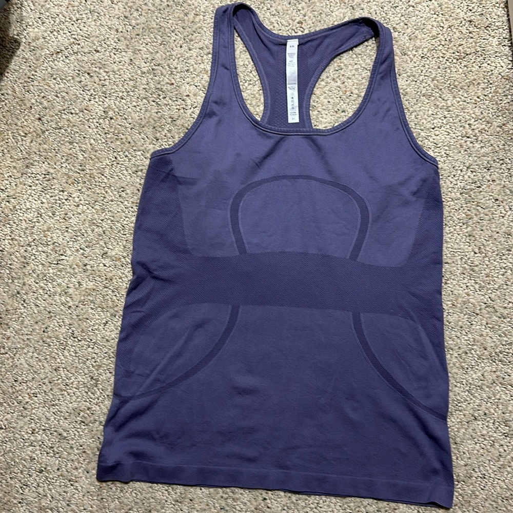 Lululemon workout top
